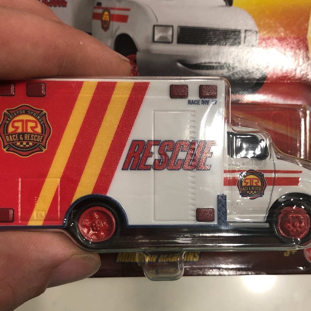 Morgan Martins Race & Rescue Ambulance Toy - Picture 2 of 9